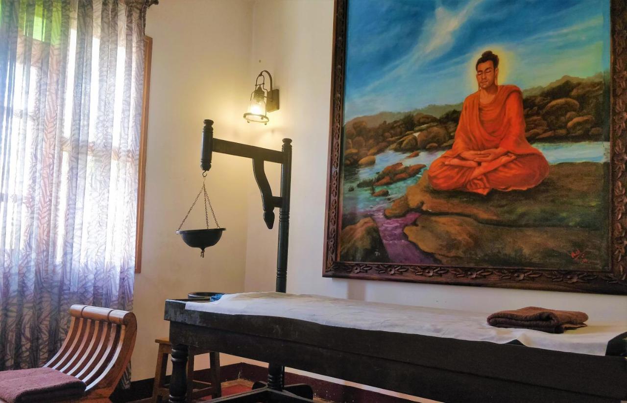 Heritage Resort Hampi Exteriör bild