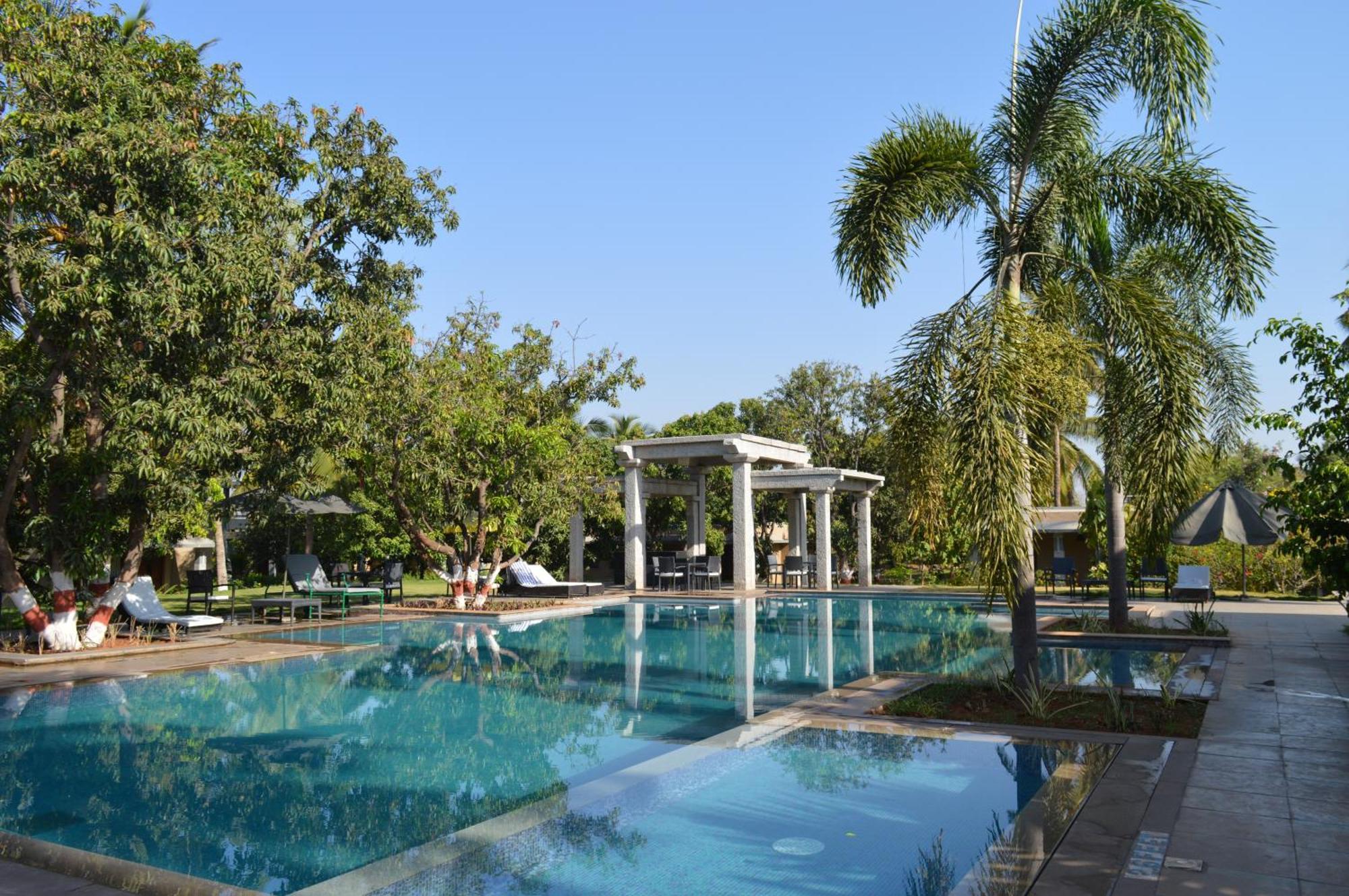 Heritage Resort Hampi Exteriör bild